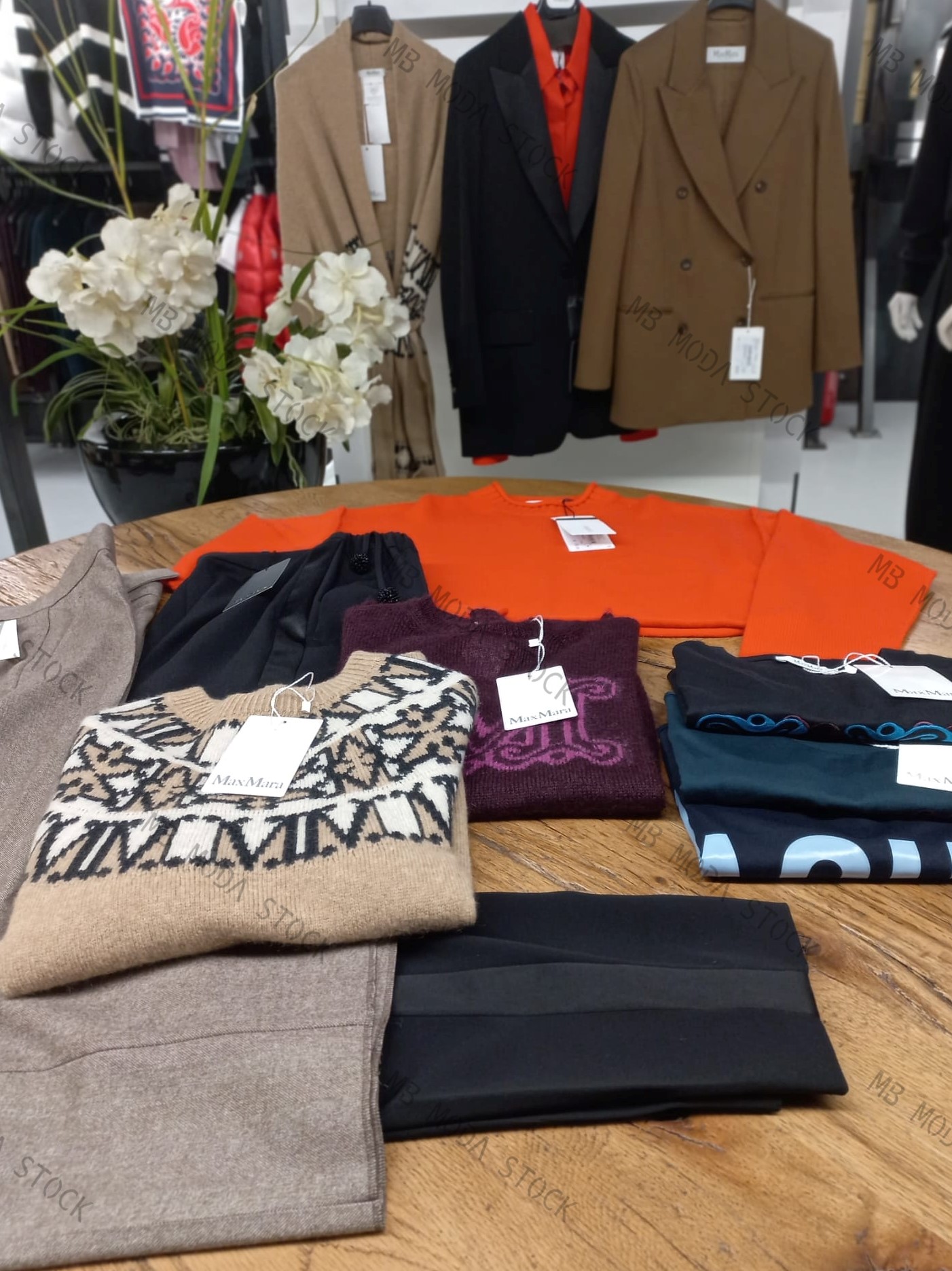 Lotto MAX MARA donna invernale. 24 pezzi